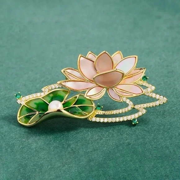 VQ Lotus Flower Brooch - Picture 5 of 7